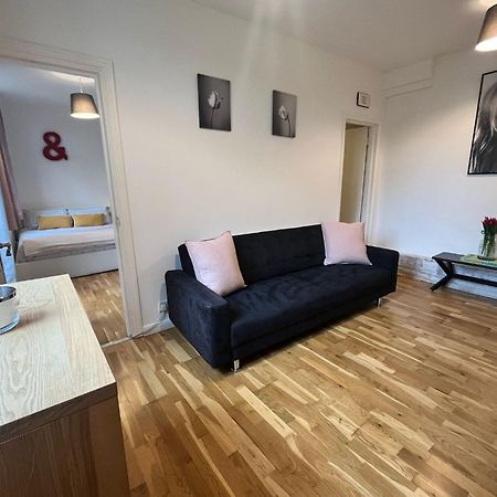 Charming 1-Bedroom Apartment Southfields, London Exterior foto