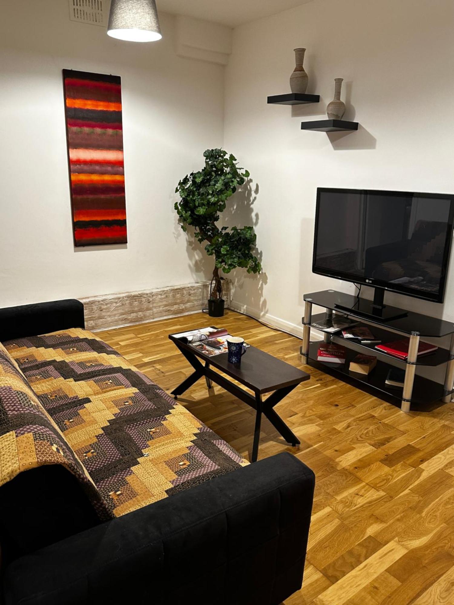 Charming 1-Bedroom Apartment Southfields, London Exterior foto