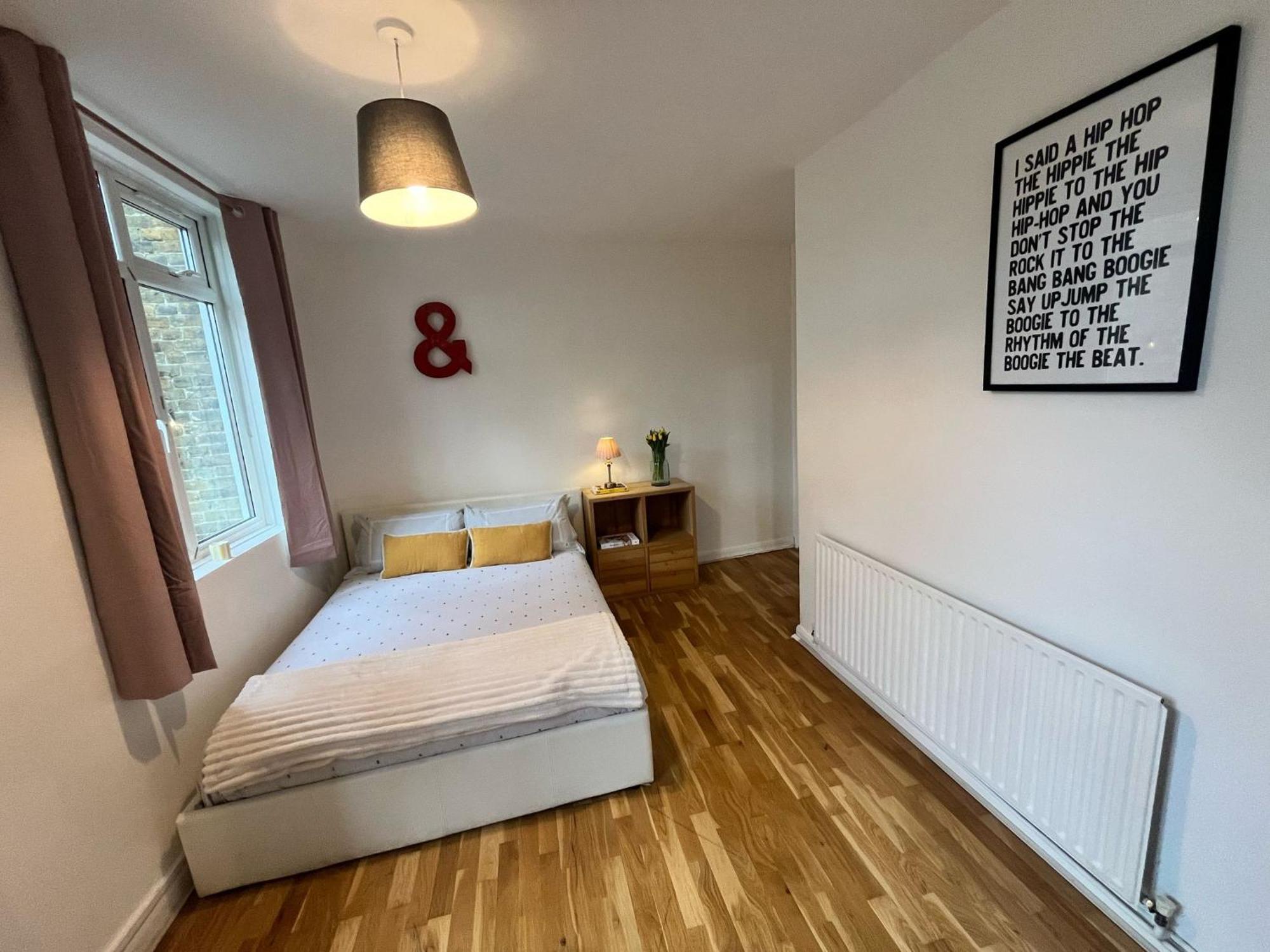 Charming 1-Bedroom Apartment Southfields, London Exterior foto