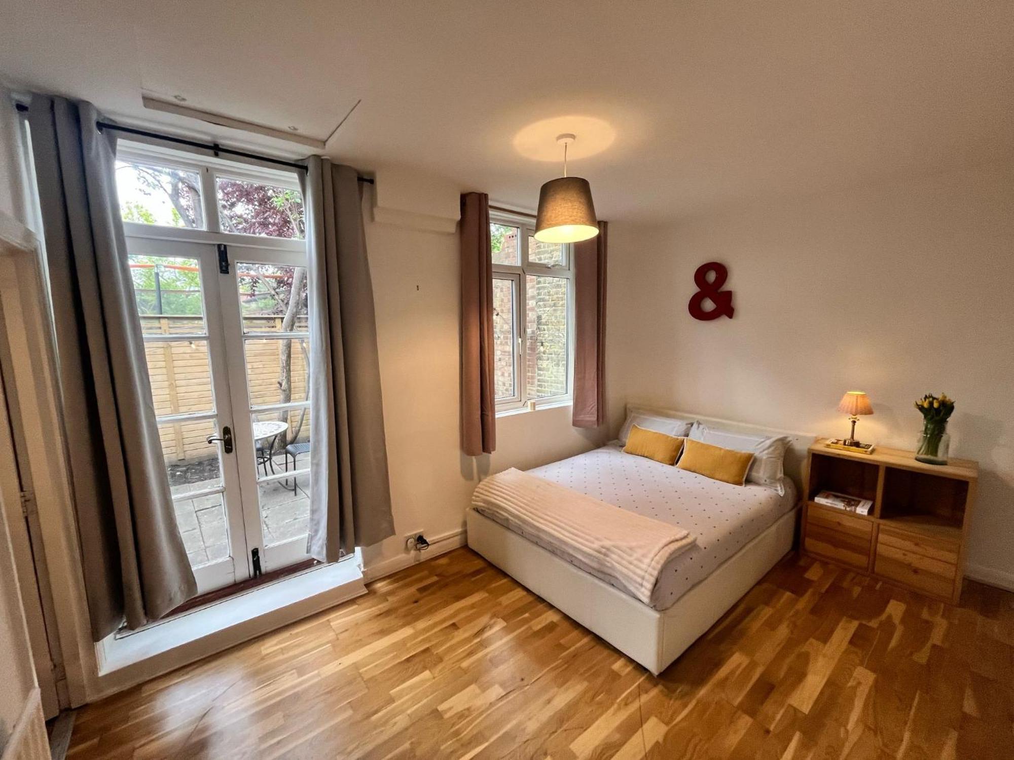 Charming 1-Bedroom Apartment Southfields, London Exterior foto