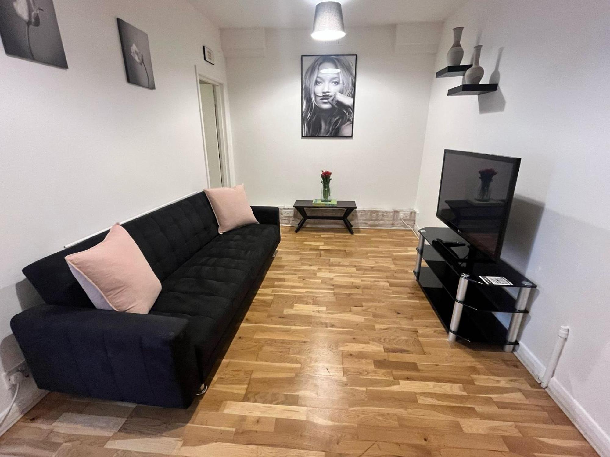 Charming 1-Bedroom Apartment Southfields, London Exterior foto